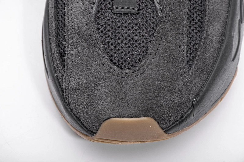 Yeezy Boost 700 'Utility Black'  fv5304