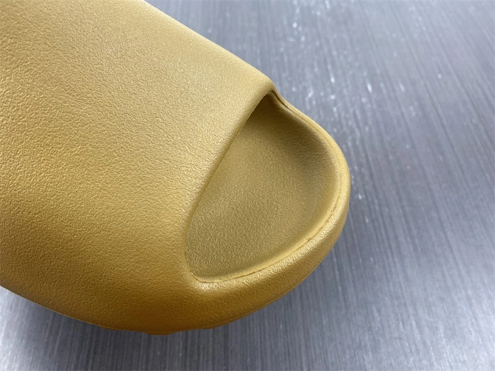 Yeezy Slides 'Ochre' - adidas - GW1931