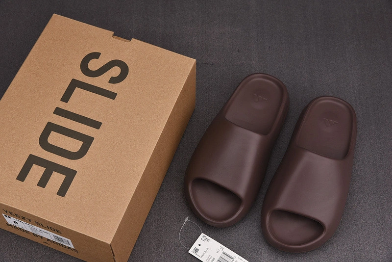 Yeezy Slides 'Soot' - adidas - G55495