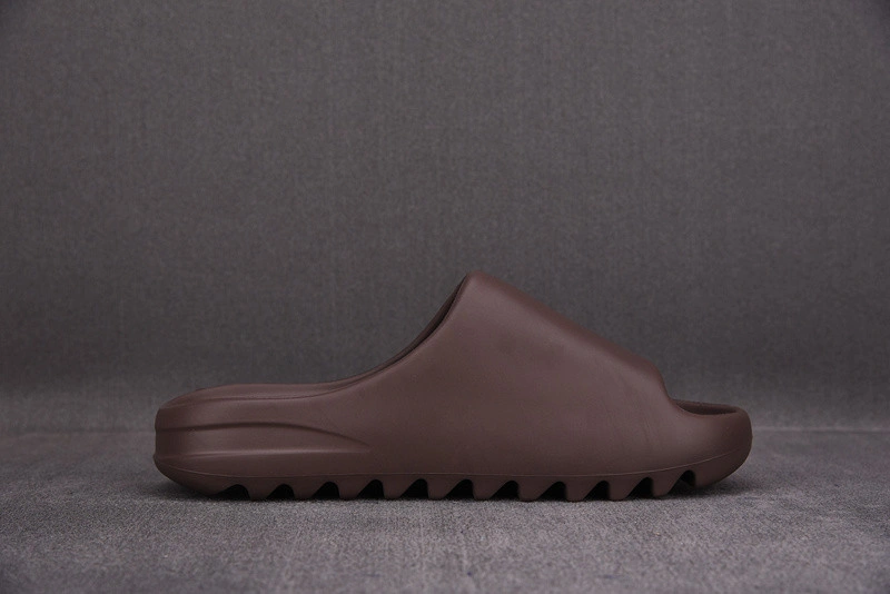 Yeezy Slides 'Soot' - adidas - G55495