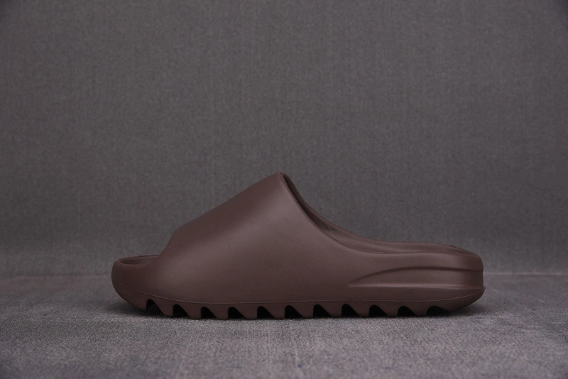 Yeezy Slides 'Soot' - adidas - G55495