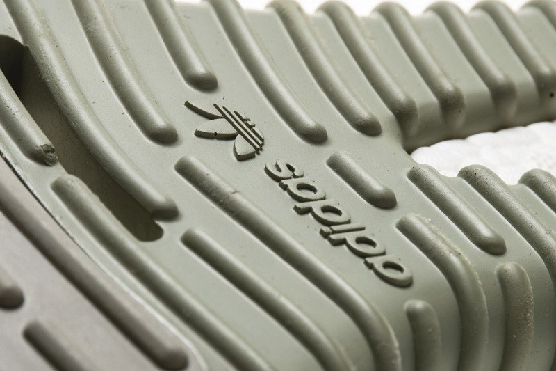 adidas  Boost 350 Moonrock AQ2660