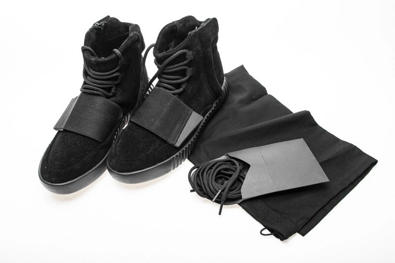 adidas  Boost 750 Triple Black  BB1839