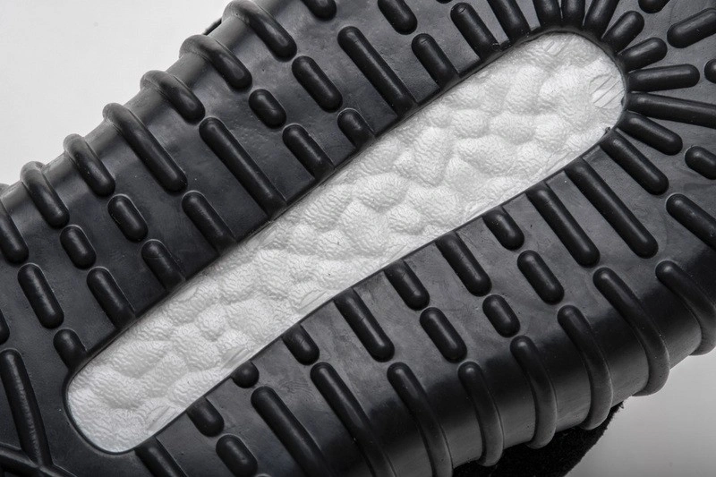 adidas  Boost 750 Triple Black  BB1839