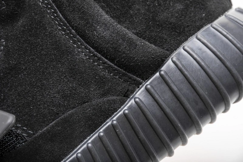 adidas  Boost 750 Triple Black  BB1839