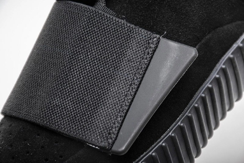 adidas  Boost 750 Triple Black  BB1839