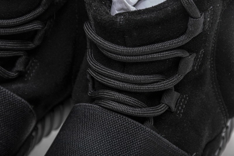 adidas  Boost 750 Triple Black  BB1839
