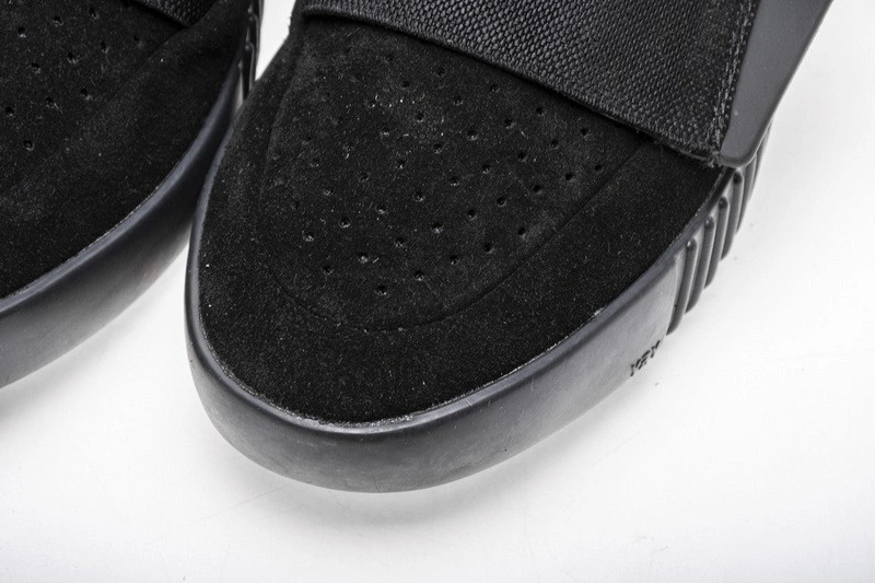 adidas  Boost 750 Triple Black  BB1839