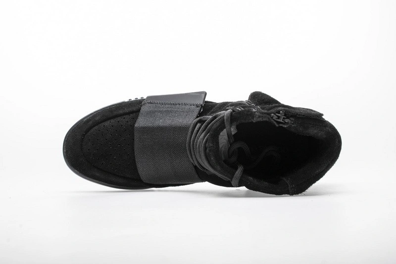 adidas  Boost 750 Triple Black  BB1839