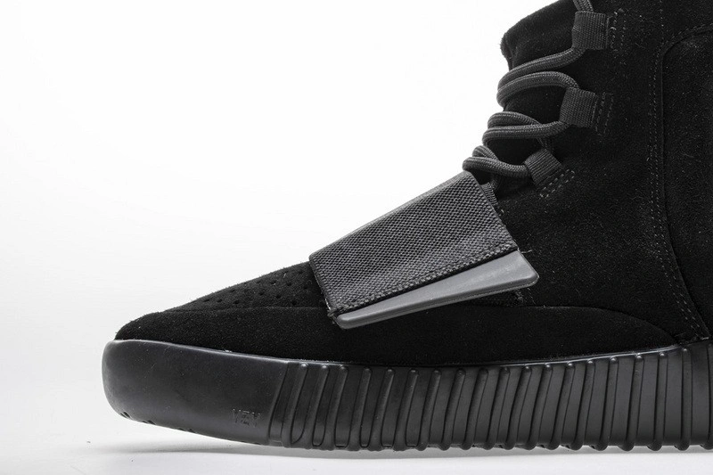 adidas  Boost 750 Triple Black  BB1839