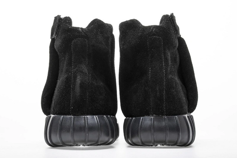 adidas  Boost 750 Triple Black  BB1839