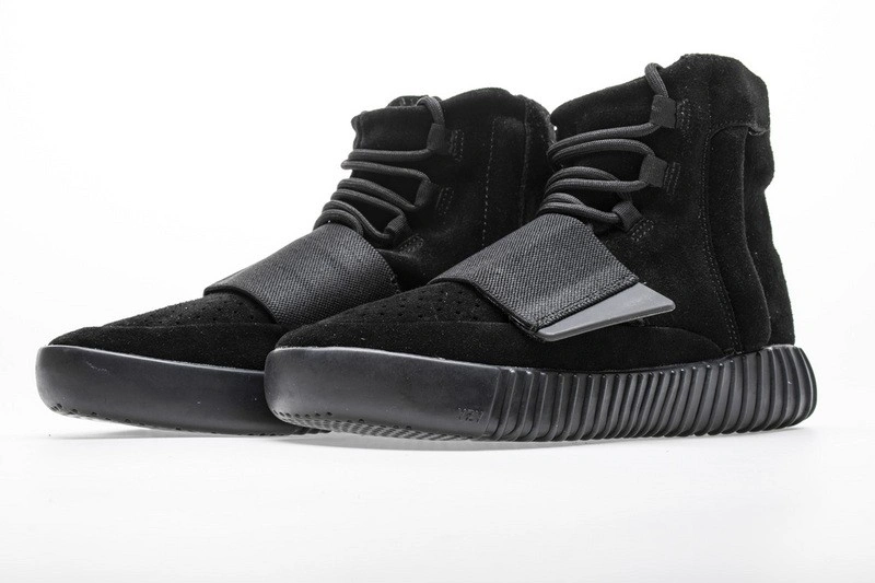 adidas  Boost 750 Triple Black  BB1839