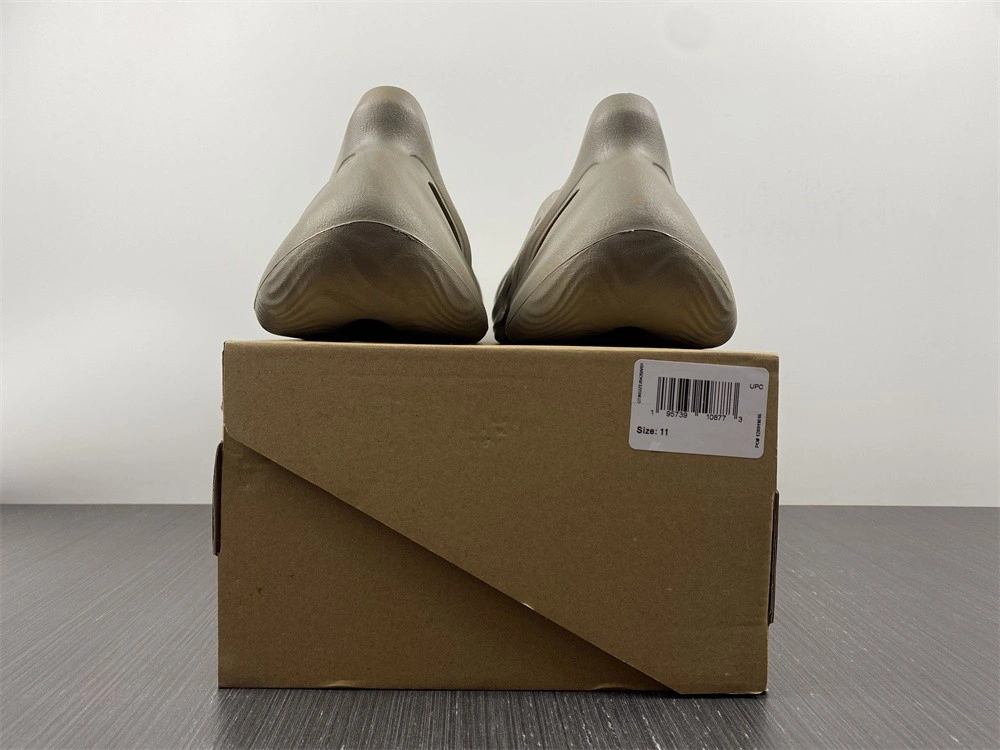 adidas  Yeezy Foam RNNR Stone Sage - GX4472