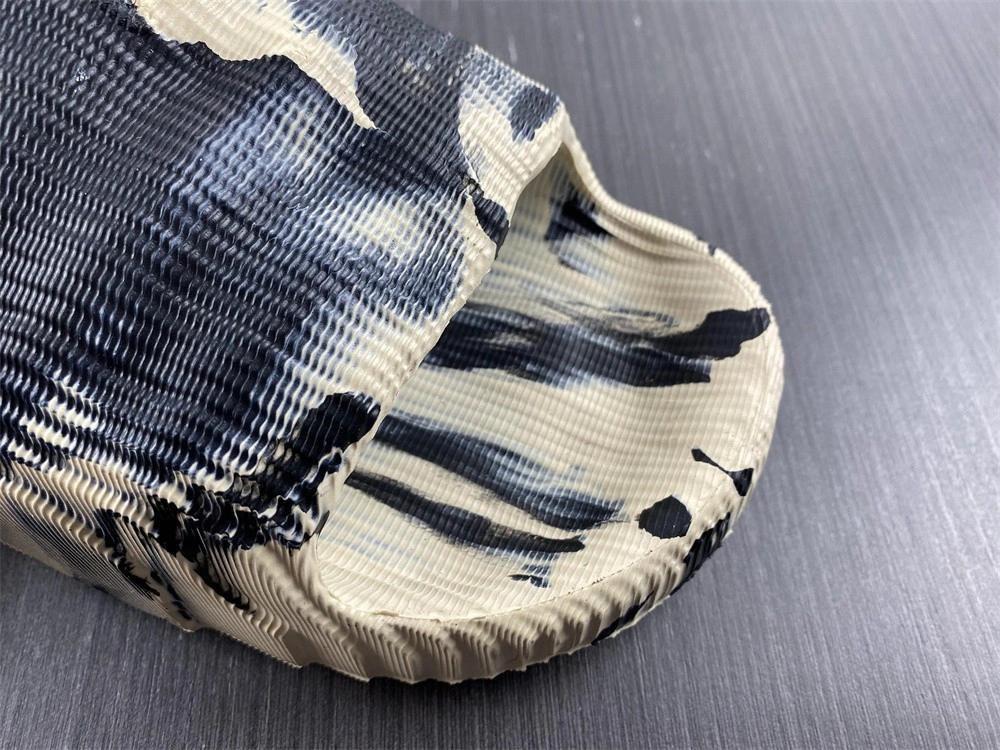 adidas Adilette 22 Slides Carbon Aluminum  GX6947