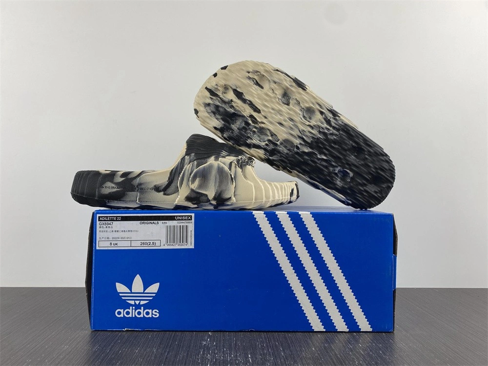 adidas Adilette 22 Slides Carbon Aluminum  GX6947