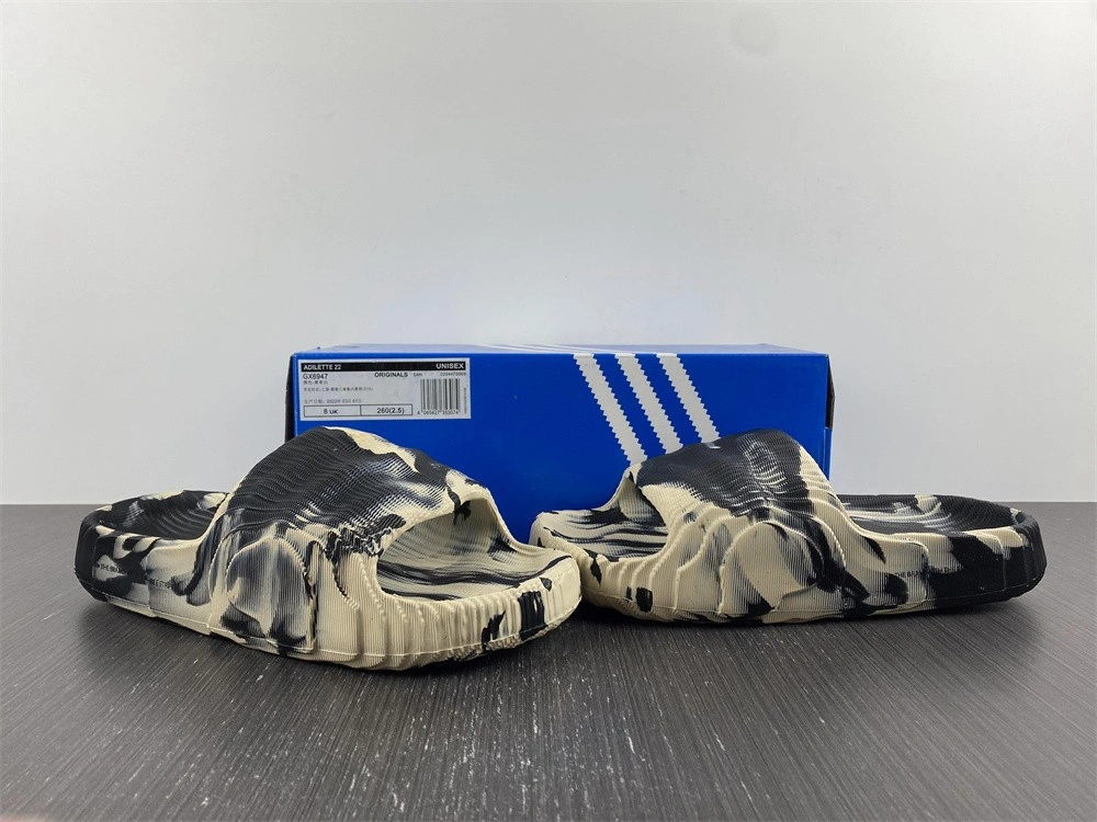 adidas Adilette 22 Slides Carbon Aluminum  GX6947