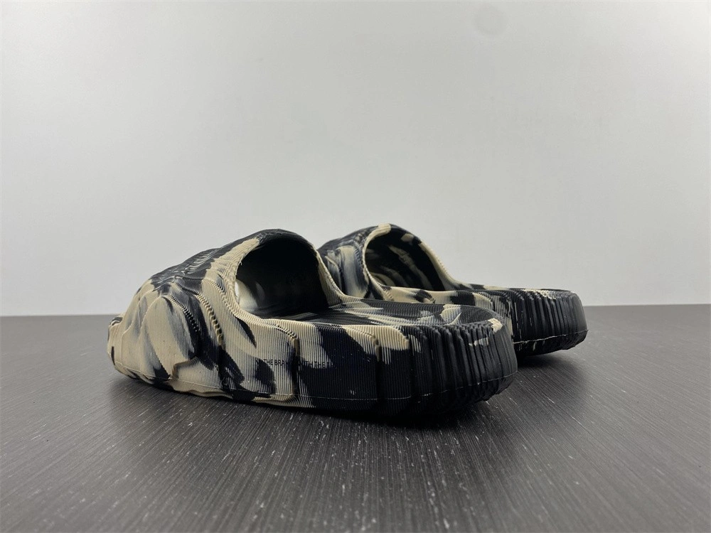 adidas Adilette 22 Slides Carbon Aluminum  GX6947