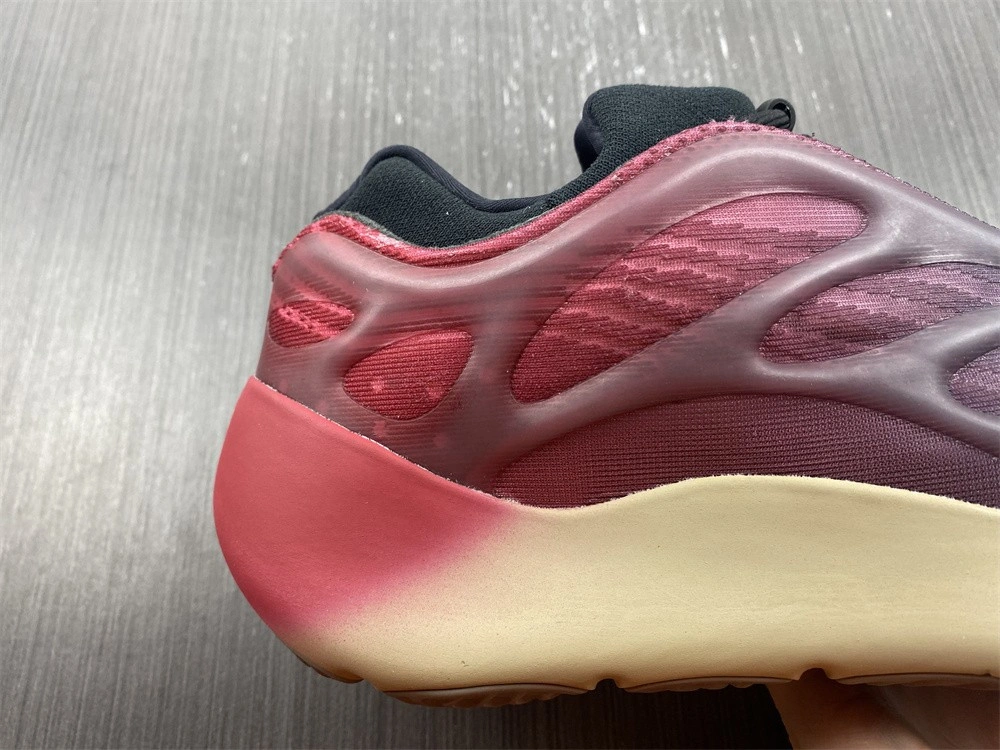 adidas Yeezy 700 V3 Fade Carbon - GW1814