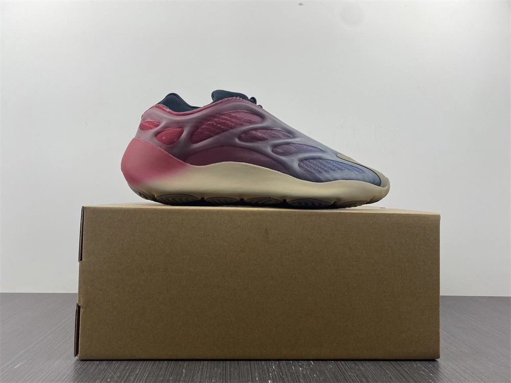 adidas Yeezy 700 V3 Fade Carbon - GW1814