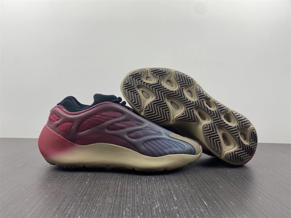 adidas Yeezy 700 V3 Fade Carbon - GW1814