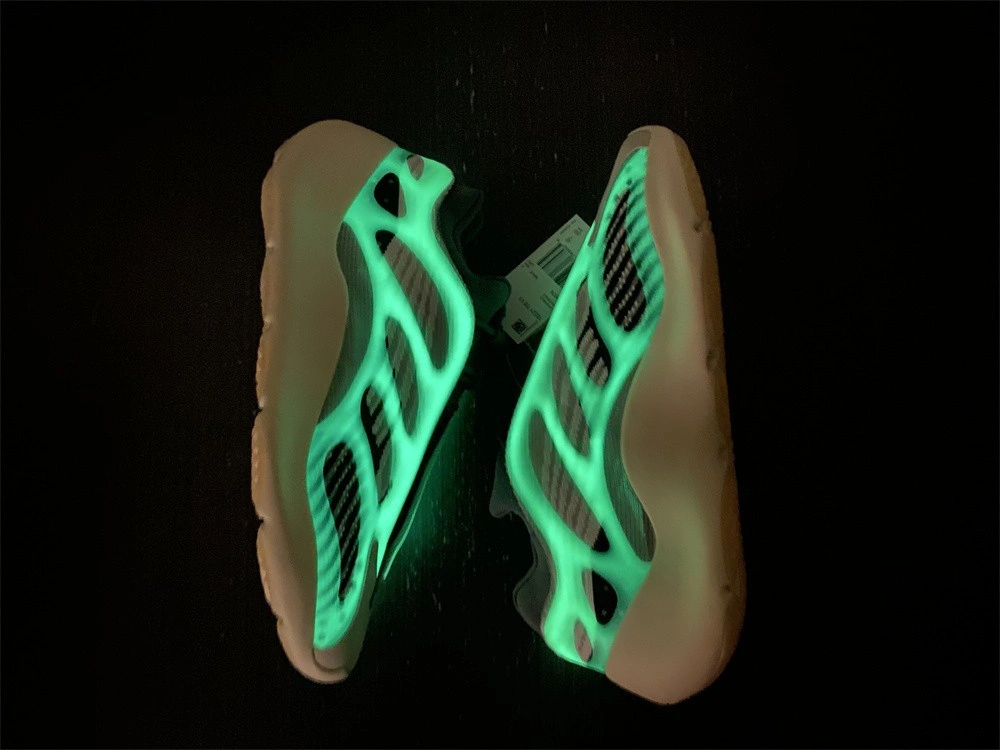 adidas Yeezy 700 V3 Fade Salt ID1674