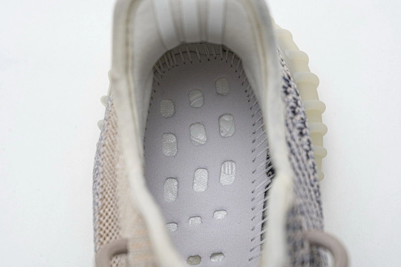 adidas Yeezy Boost 350 V2  GY7658