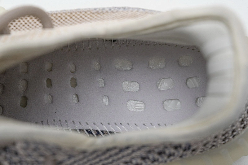 adidas Yeezy Boost 350 V2  GY7658