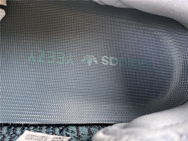 adidas Yeezy Boost 350 V2 