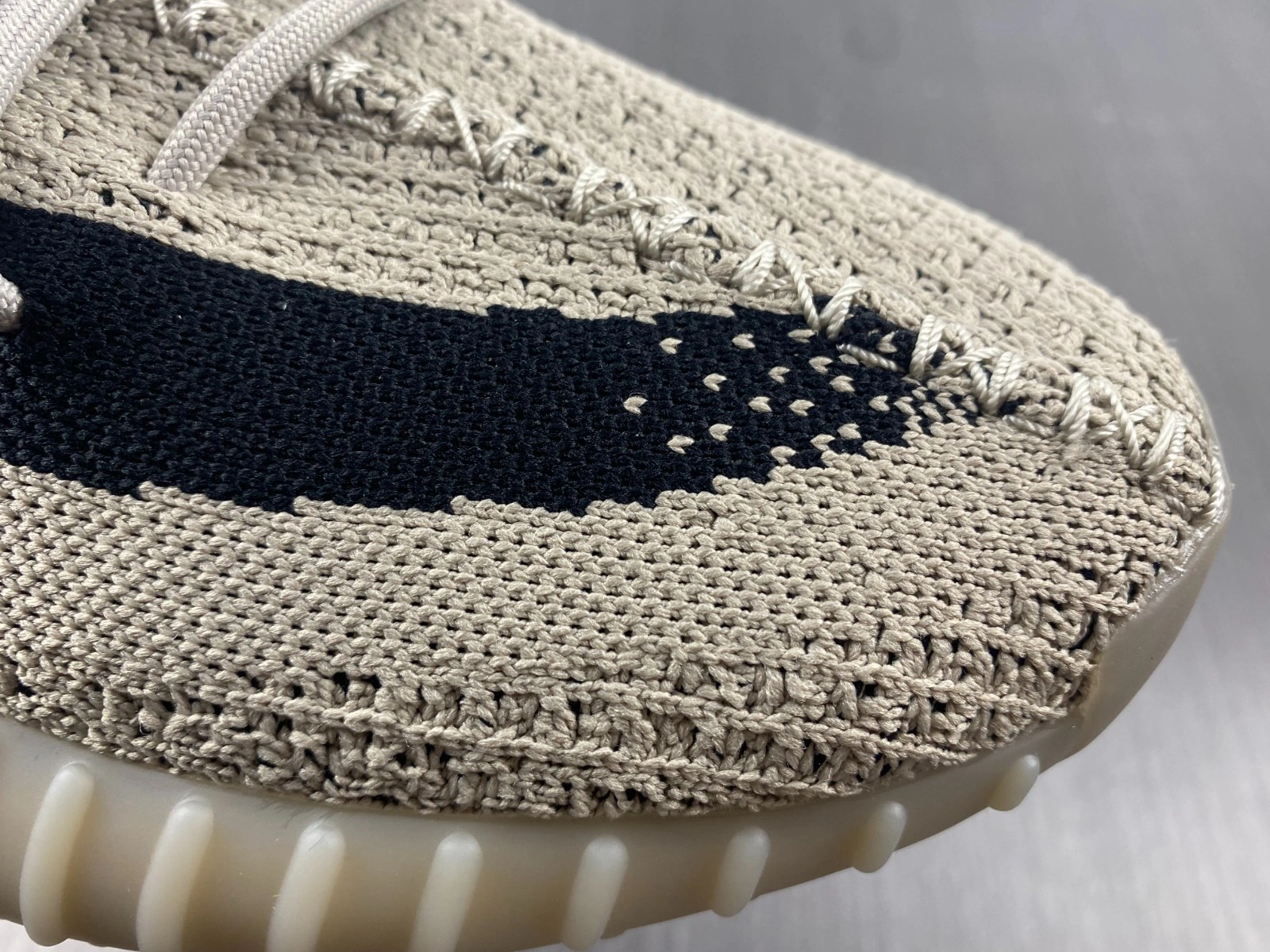 adidas Yeezy Boost 350 V2 Beige Black HP7870