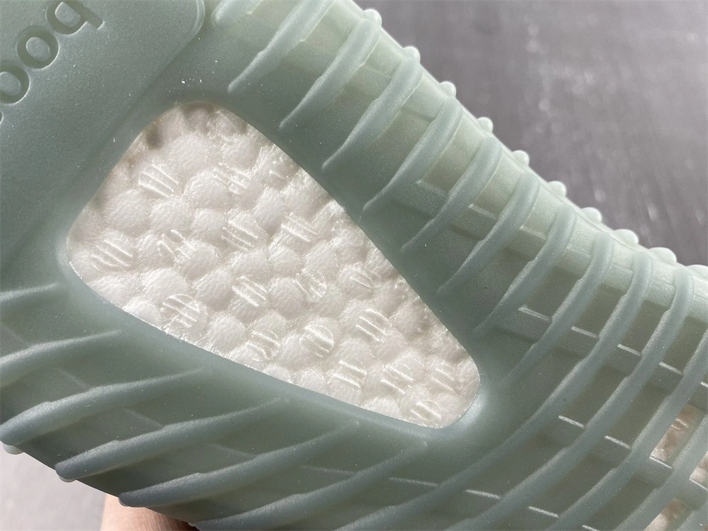 adidas Yeezy Boost 350 v2 