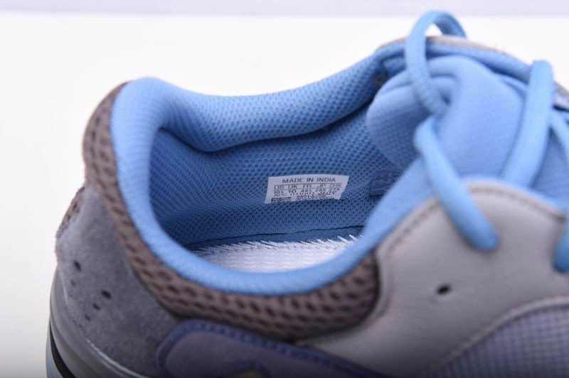 adidas Yeezy Boost 700 Carbon Blue   FW2498
