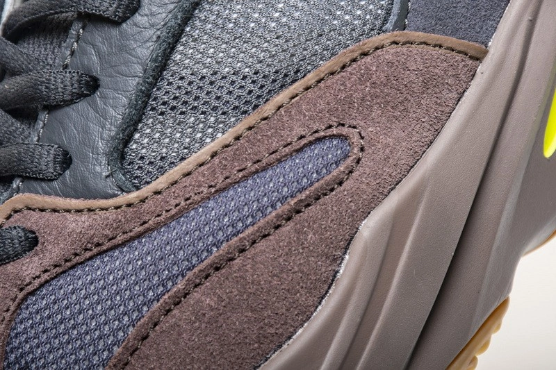 adidas Yeezy Boost 700 Mauve EE9614
