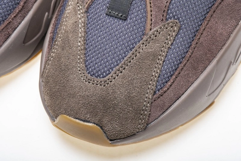 adidas Yeezy Boost 700 Mauve EE9614