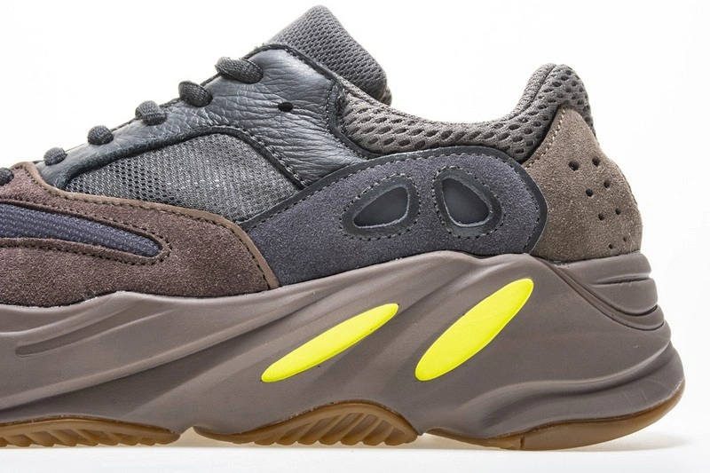 adidas Yeezy Boost 700 Mauve EE9614