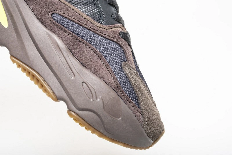 adidas Yeezy Boost 700 Mauve EE9614