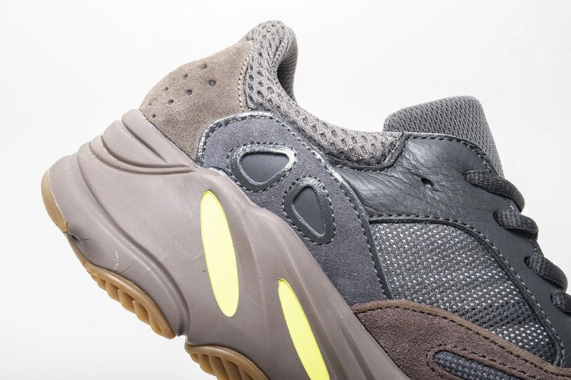 adidas Yeezy Boost 700 Mauve EE9614