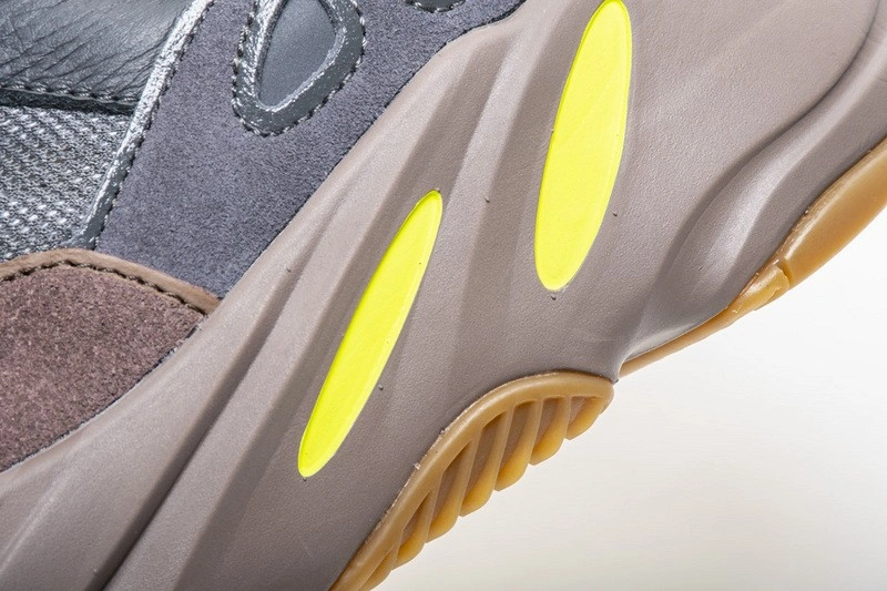 adidas Yeezy Boost 700 Mauve EE9614