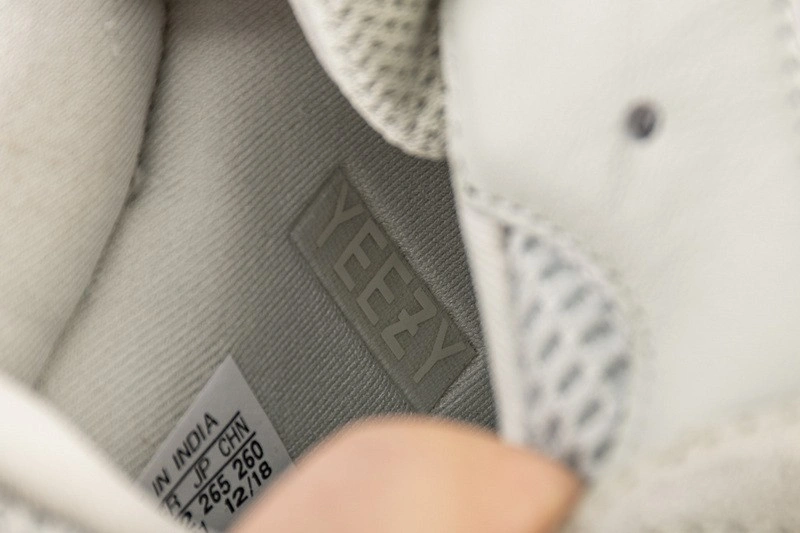 adidas Yeezy Boost 700 Salt EG7487