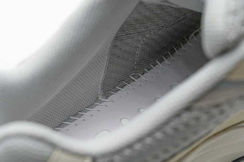 adidas Yeezy Boost 700 V2 Cream Cream  GY7924