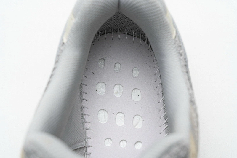 adidas Yeezy Boost 700 V2 Cream Cream  GY7924