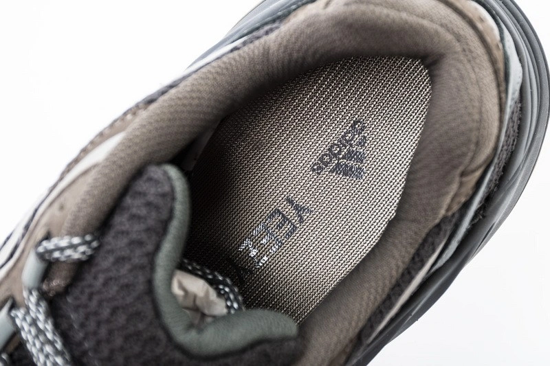 adidas Yeezy Boost 700 V2 Geode EG6860