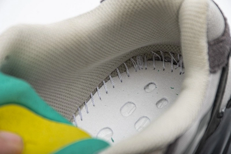 adidas Yeezy Boost 700 V2 Tephra   FU7914