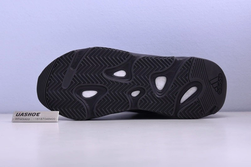 adidas Yeezy Boost 700 V2 Vanta   FU6684