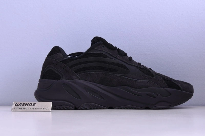 adidas Yeezy Boost 700 V2 Vanta   FU6684