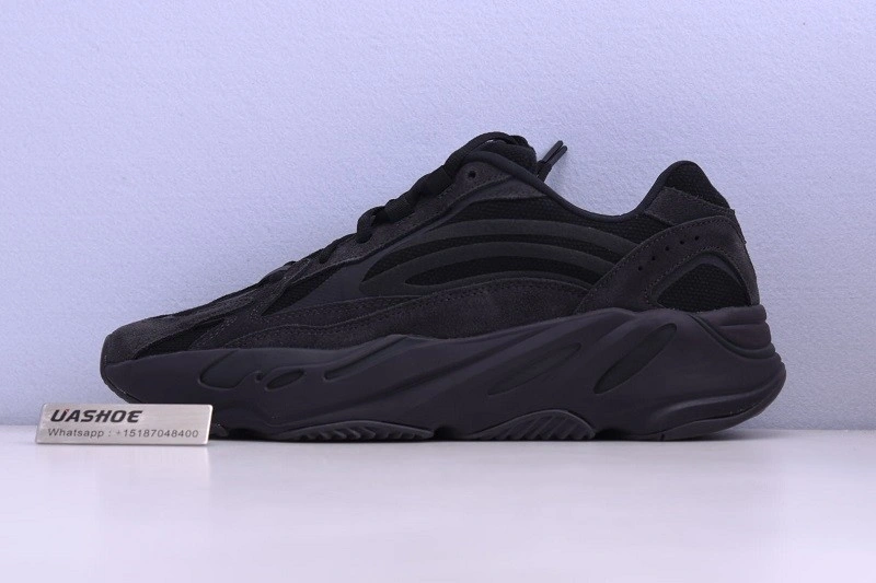 adidas Yeezy Boost 700 V2 Vanta   FU6684