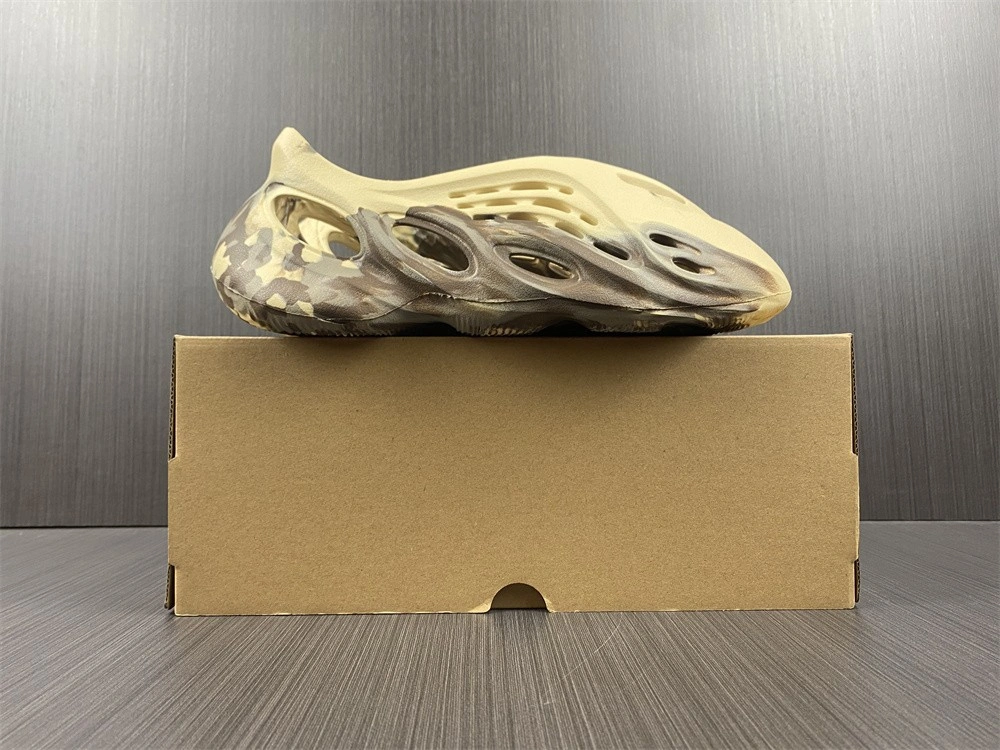adidas Yeezy Foam RNNR MX Cream Clay - GX8774