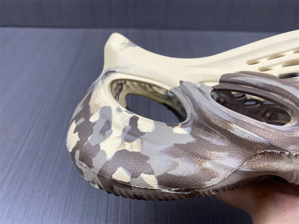 adidas Yeezy Foam RNNR MX Cream Clay - GX8774