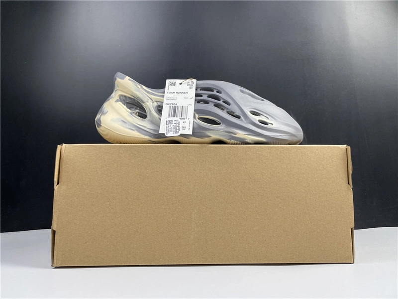adidas Yeezy Foam RNNR MXT Moon Gray - GV7904