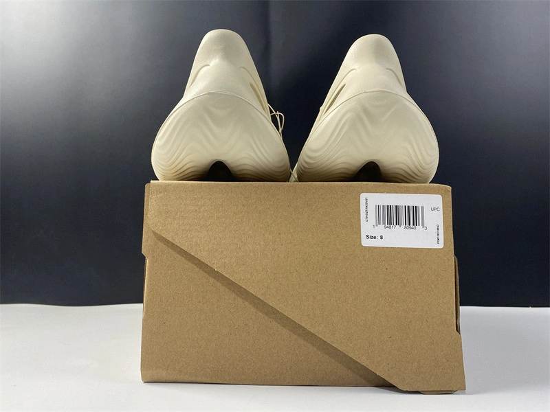 adidas Yeezy Foam RNNR Sand - FY4567