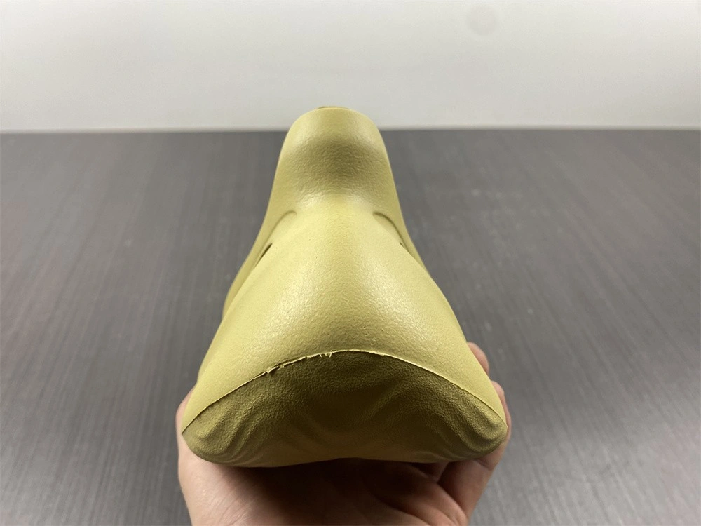 adidas Yeezy Foam RNNR Sulfur - GV6775